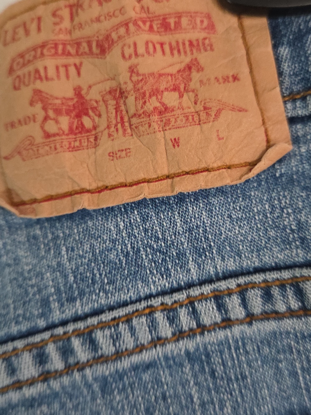Levi Strauss Classic Slim Capris - Picture 3 of 6